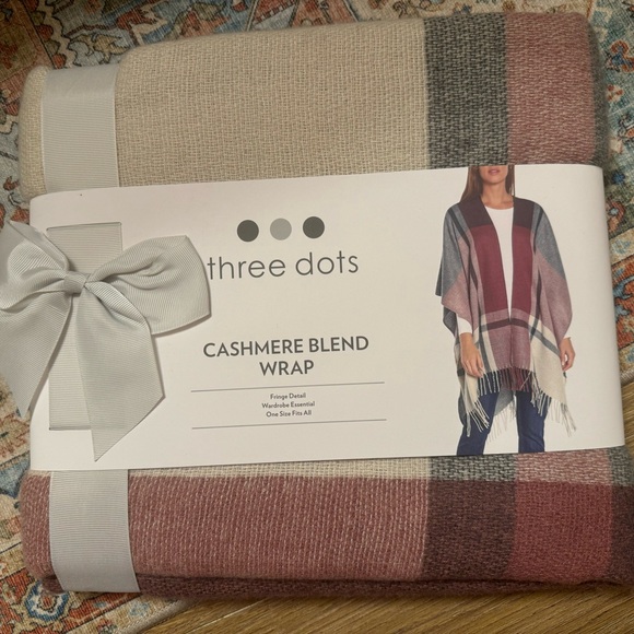 Three Dots Cashmere Blend Wrap with Fringe Plaid - New in Packaging - Picture 5 of 8